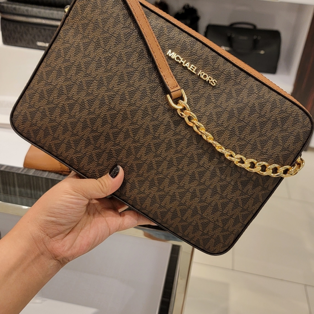 MK EASTWEST CROSSBODY